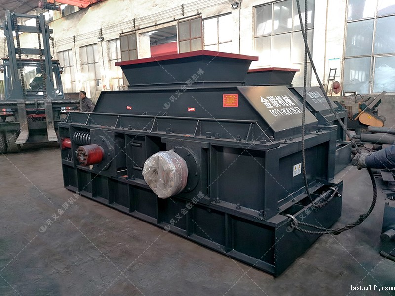 时产100吨瓜米石对辊制砂机多少钱? 时产100吨瓜米石对辊制砂机多少钱?