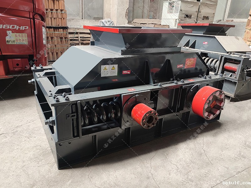 2pgc600*900双齿辊破碎机发往安徽淮南_破碎煤矸石