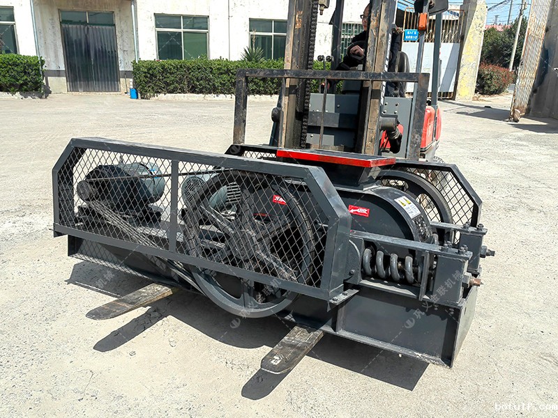 2pgc400*400双齿辊破碎机发货图片_发往四川_破碎焦炭