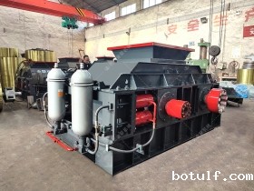 1000x700型全自动液压对辊破碎机设备发货  