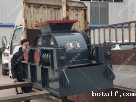 2PG400*250小型对辊破碎机发往江苏连云港破水渣