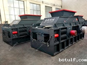 1200x800大型河卵石破碎机发货 发往内蒙古