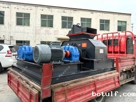 对辊破碎机发往山东破碎青石