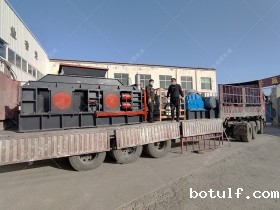1500x800直连式液压对辊破碎机发往新疆