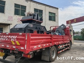 中型制砂设备2PG0806对辊制砂机发往河南