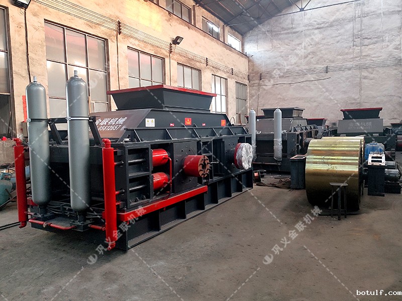 2PGY1500x1000型液压对辊破碎机发往云南昆明