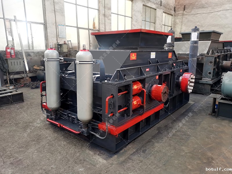 建筑用砂配置的液压对辊制砂机多少钱一台？