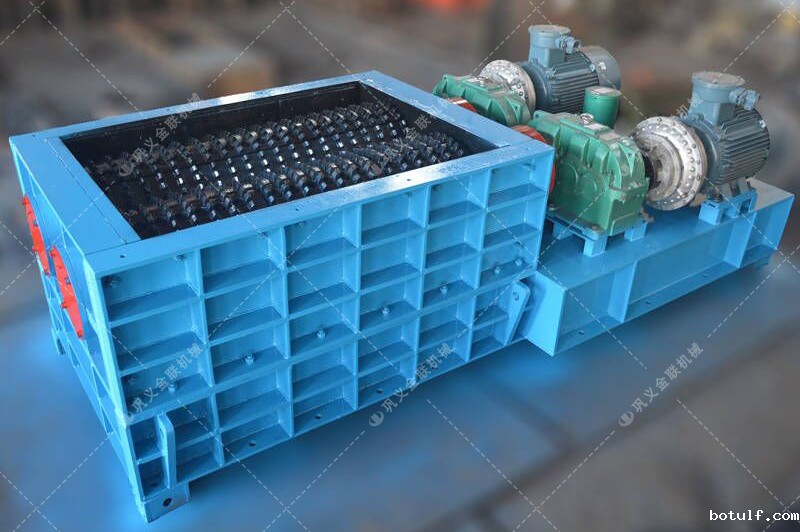 双齿辊破碎机-厂家直供价格低-齿雷竞技技结构原理图