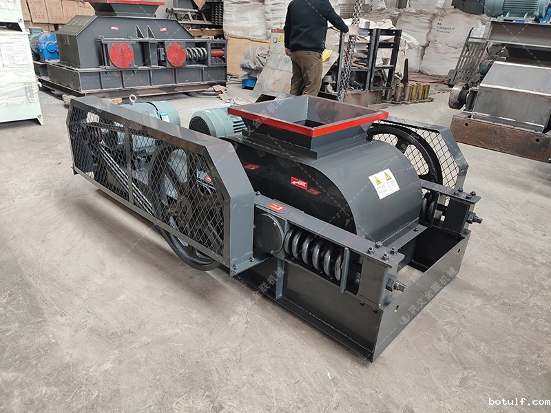 沥青混合料性能不达标？双齿辊破碎机助你提升路面质量